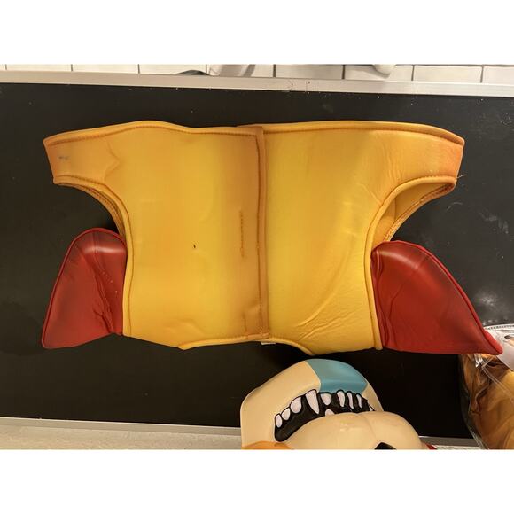 Spirit Halloween FNAF GlamRock Freddy Costume Child Small 4-6 - Picture 6 of 11